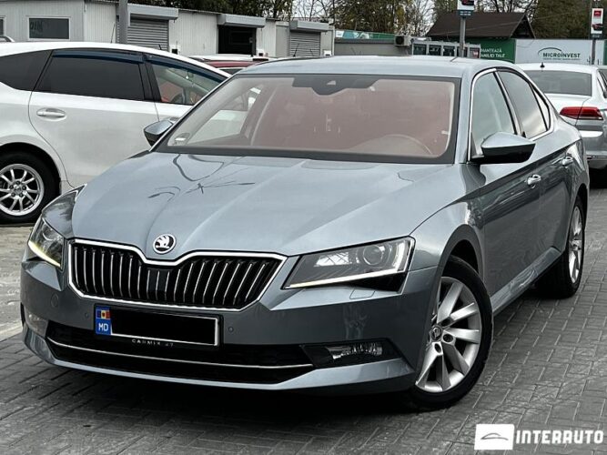Skoda Superb 33 interauto-car