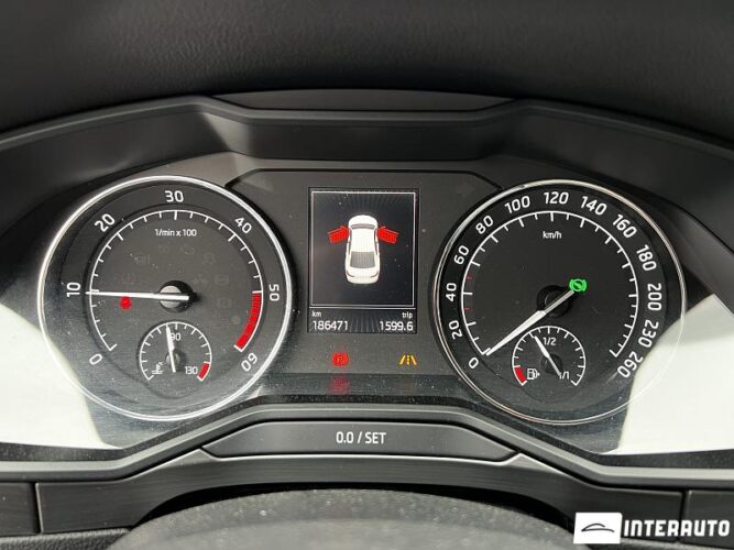 Skoda Superb 41 interauto-car