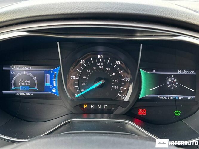 Ford Fusion 39 interauto-car