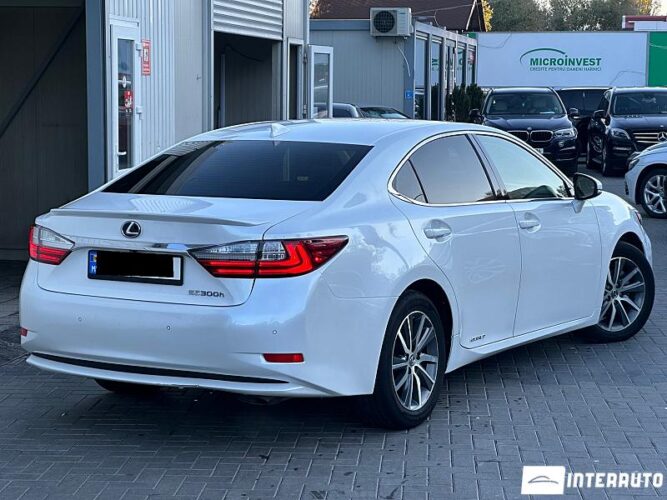 Lexus ES 300h 34 interauto-car