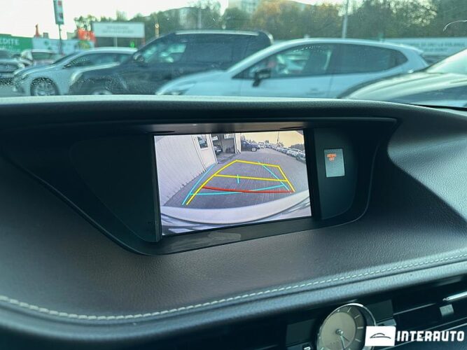 Lexus ES 300h 39 interauto-car