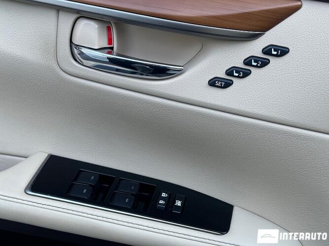 Lexus ES 300h 42 interauto-car