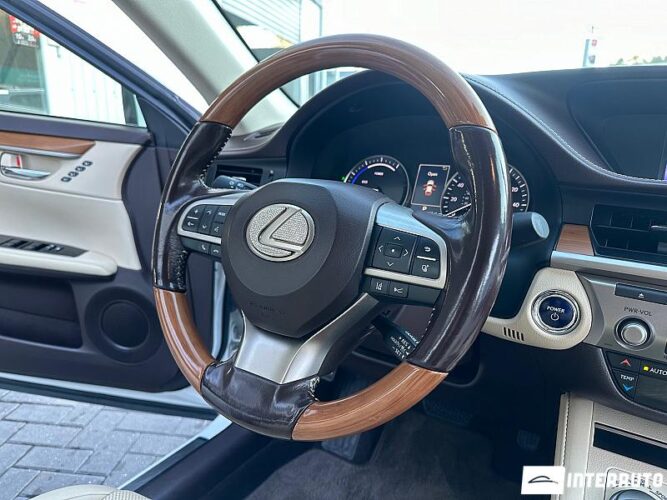 Lexus ES 300h 36 interauto-car