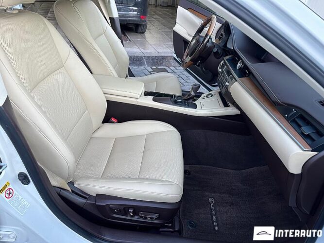 Lexus ES 300h 35 interauto-car