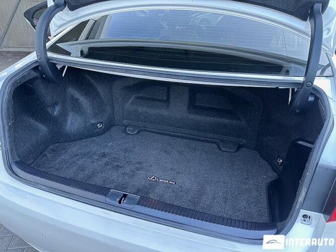 Lexus ES 300h 48 interauto-car