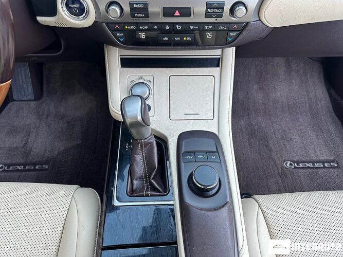 Lexus ES 300h 41 interauto-car