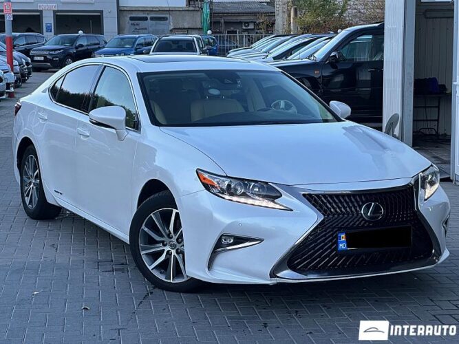 Lexus ES 300h 33 interauto-car