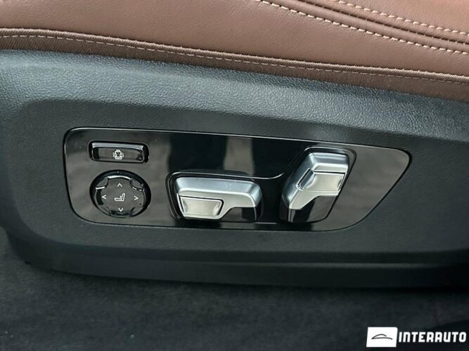 BMW X5 4.0D 44 interauto-car