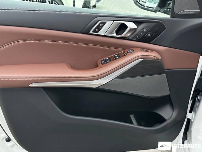 BMW X5 4.0D 43 interauto-car