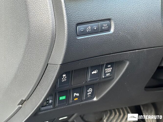 Nissan X-Trail 53 interauto-car