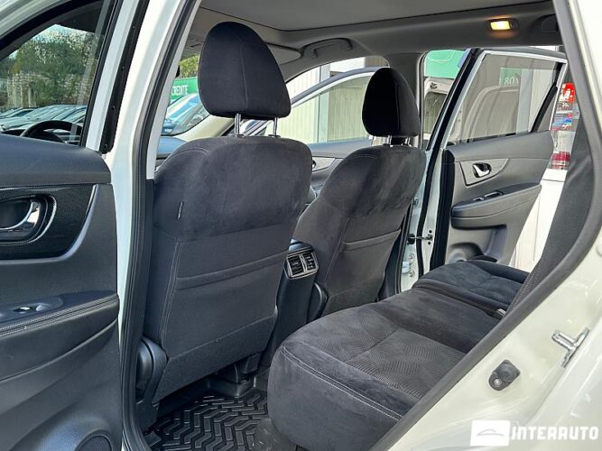 Nissan X-Trail 44 interauto-car