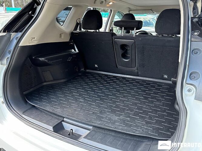 Nissan X-Trail 58 interauto-car