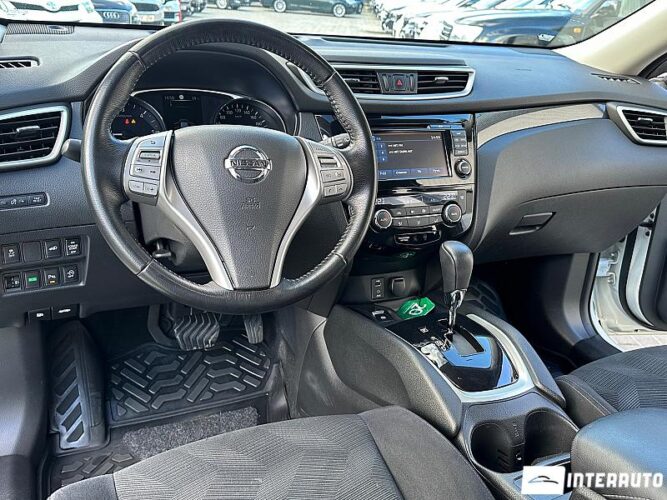 Nissan X-Trail 47 interauto-car