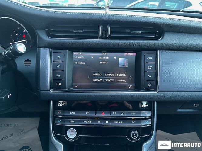 Jaguar XF 44 interauto-car