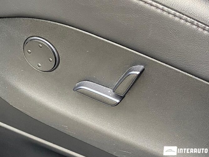 Tesla Model X 38 interauto-car