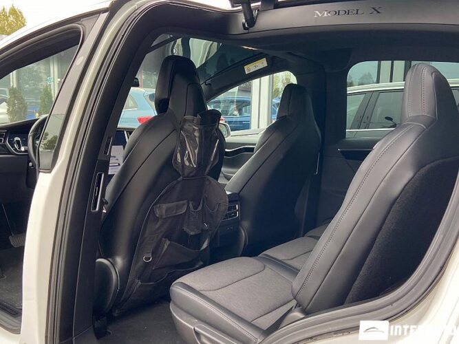 Tesla Model X 48 interauto-car