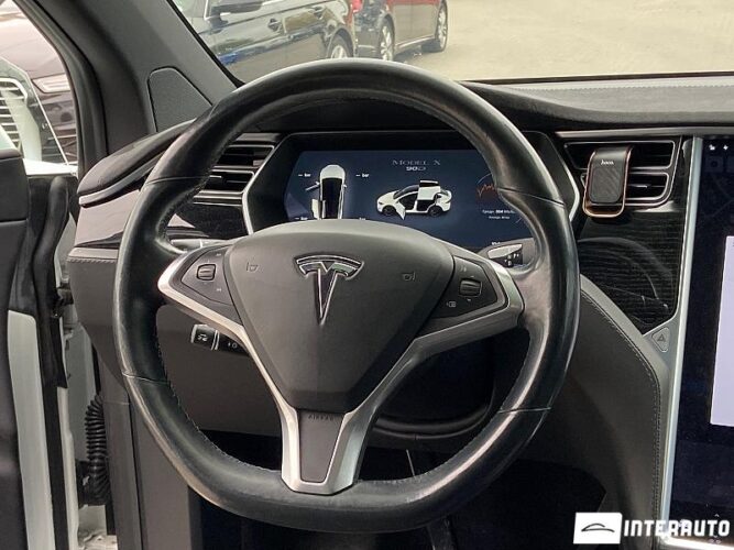 Tesla Model X 40 interauto-car
