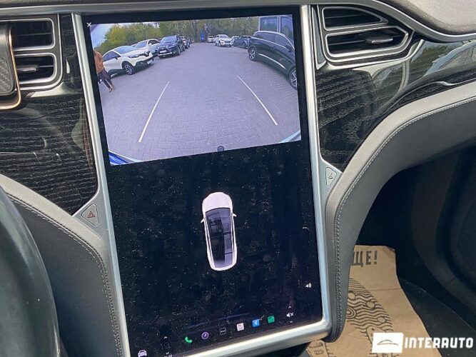 Tesla Model X 44 interauto-car