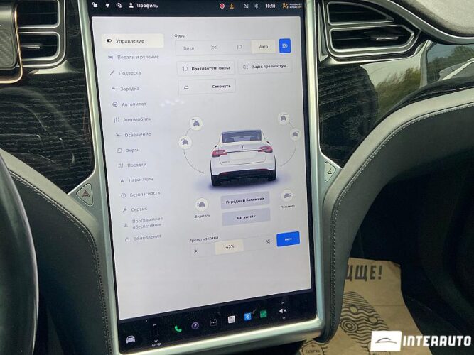 Tesla Model X 45 interauto-car