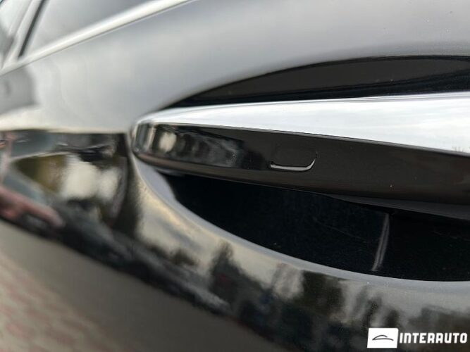 Mercedes E 220 34 interauto-car