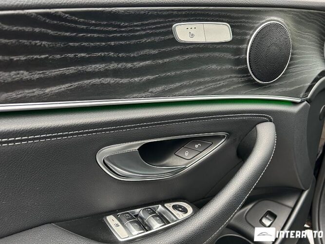 Mercedes E 220 36 interauto-car