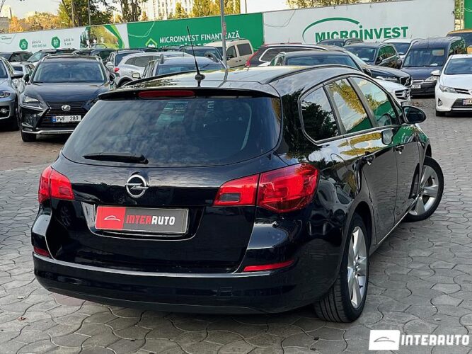 opel Astra 2011
