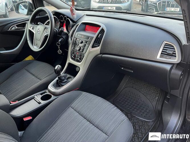 opel Astra 2011