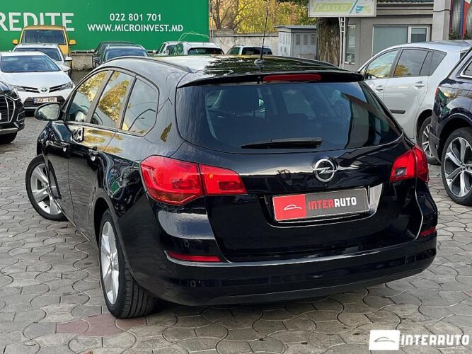 opel Astra 2011