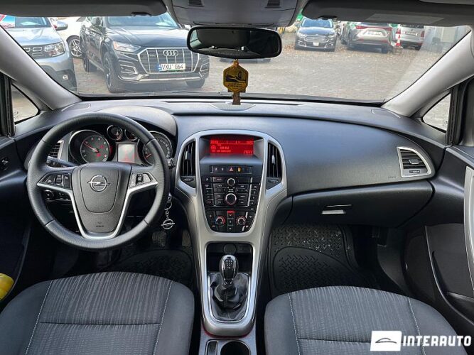 opel Astra 2011