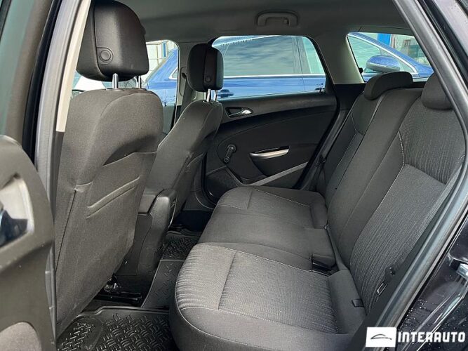 opel Astra 2011