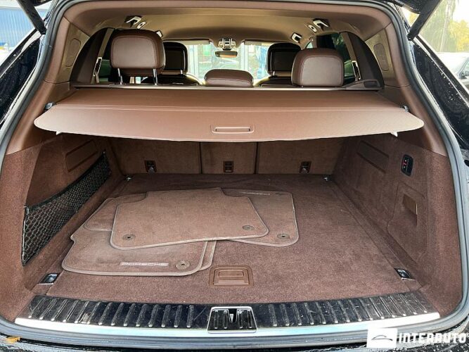 Porsche Cayenne E-Hybrid 51 interauto-car