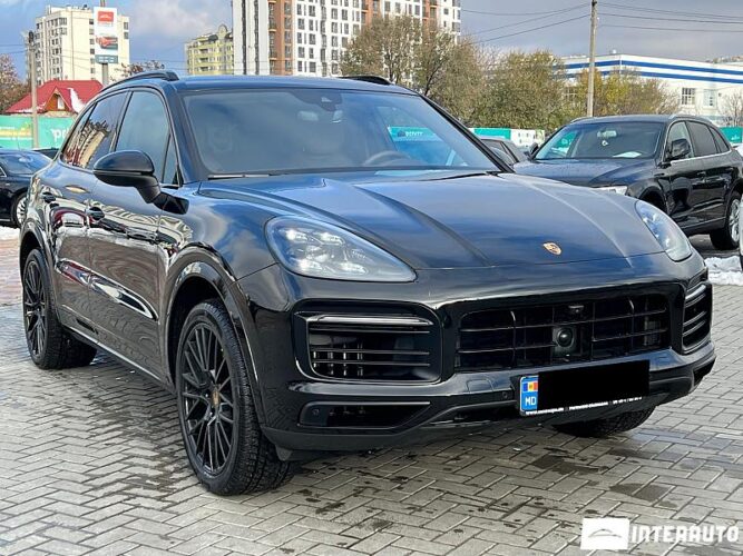 Porsche Cayenne E-Hybrid 36 interauto-car