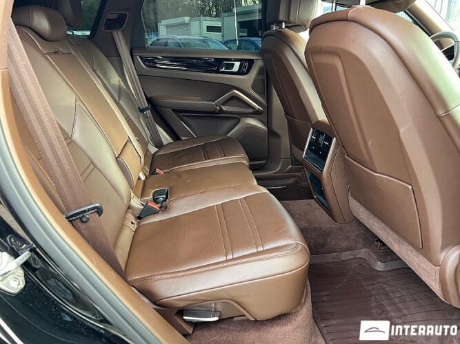 Porsche Cayenne E-Hybrid 48 interauto-car