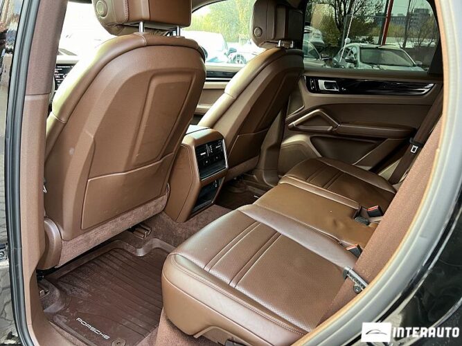 Porsche Cayenne E-Hybrid 50 interauto-car