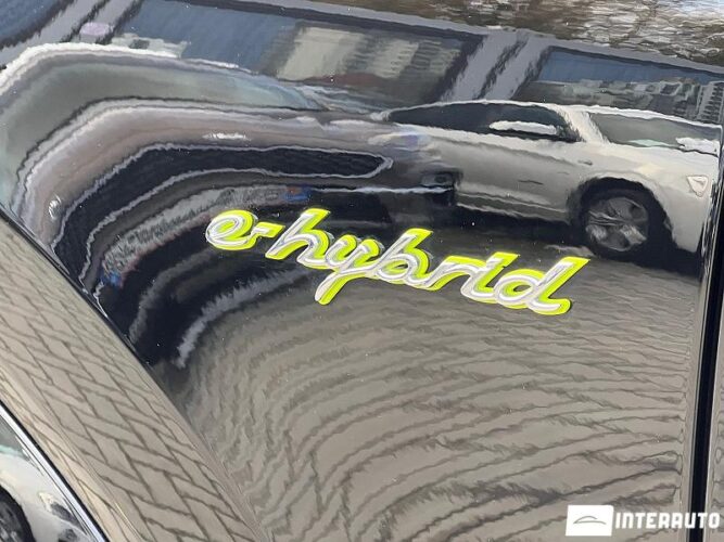 Porsche Cayenne E-Hybrid 53 interauto-car