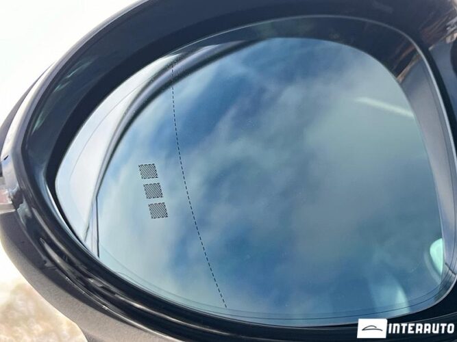 Porsche Cayenne E-Hybrid 37 interauto-car