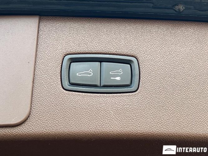 Porsche Cayenne E-Hybrid 52 interauto-car