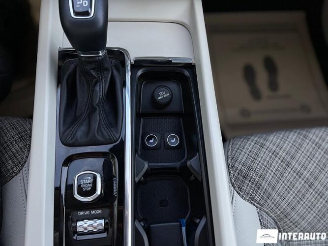 Volvo XC 60 51 interauto-car