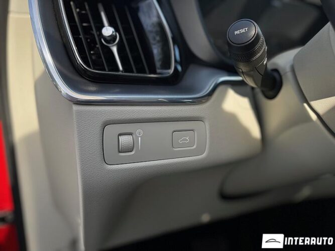 Volvo XC 60 43 interauto-car