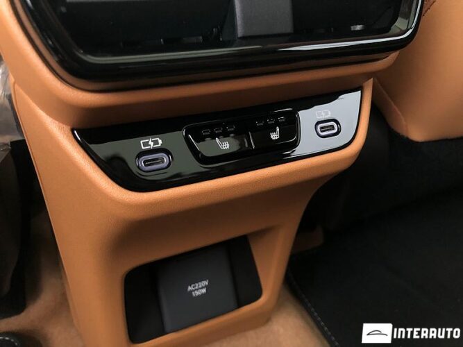 Lexus RZ 450e 54 interauto-car