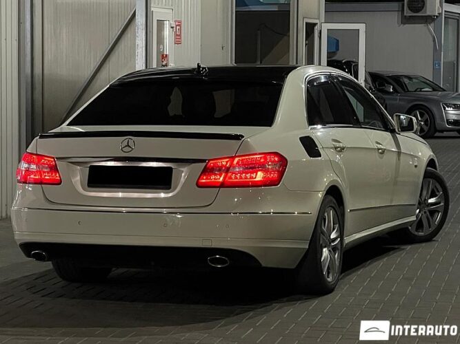 Mercedes E 200 30 interauto-car