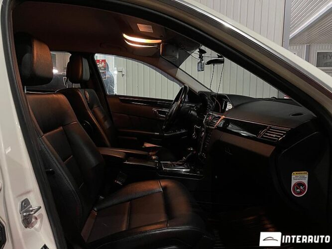 Mercedes E 200 43 interauto-car