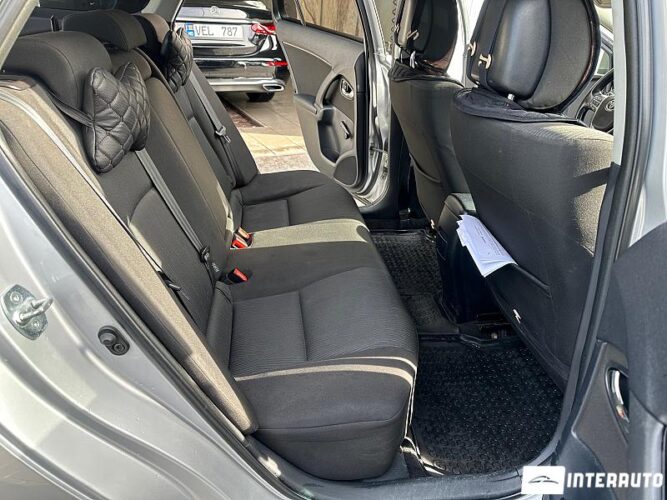 Toyota Avensis 41 interauto-car