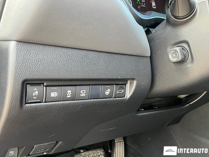 Toyota Venza 38 interauto-car