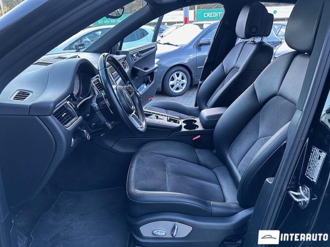 Porsche Macan 37 interauto-car