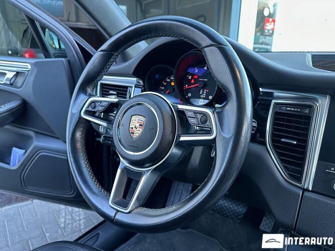 Porsche Macan 39 interauto-car