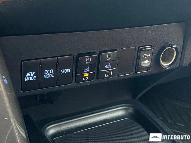 Toyota Rav-4 46 interauto-car