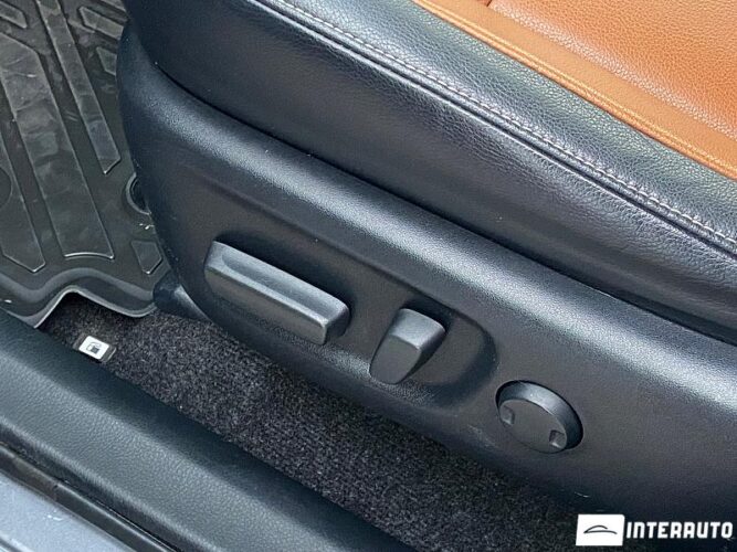 Toyota Rav-4 42 interauto-car