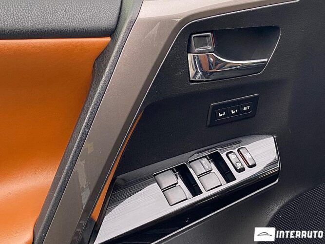 Toyota Rav-4 39 interauto-car