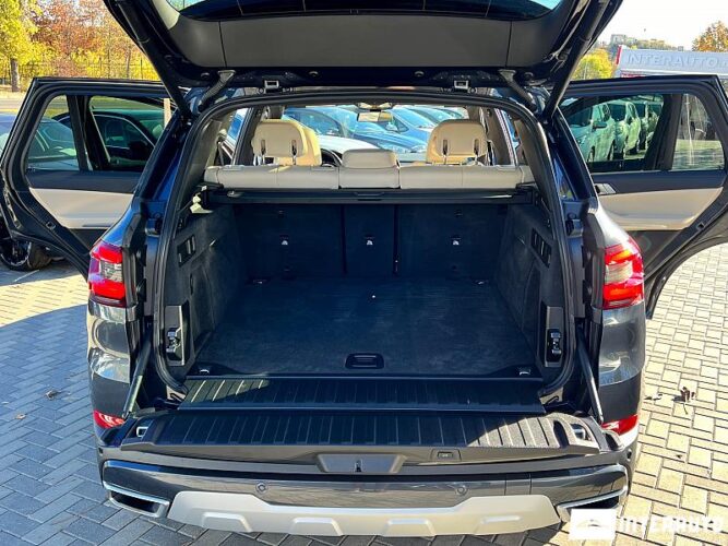BMW X5 4.0i 62 interauto-car